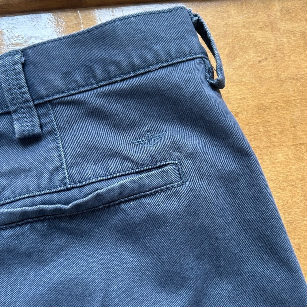 Dockers Blue Cargo Shorts with Classic Straight-Cut, Size 40 - Picture 6 of 7